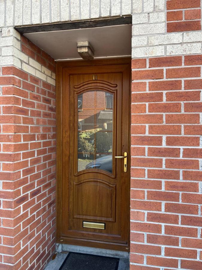 11 Parkmore Street, Ormeau Road, Belfast, Bt7 2Gt, 2 Bedroom House 외부 사진